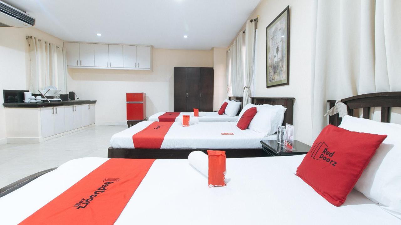 Paranaque City Reddoorz Plus @ Better Living Paranaque מראה חיצוני תמונה