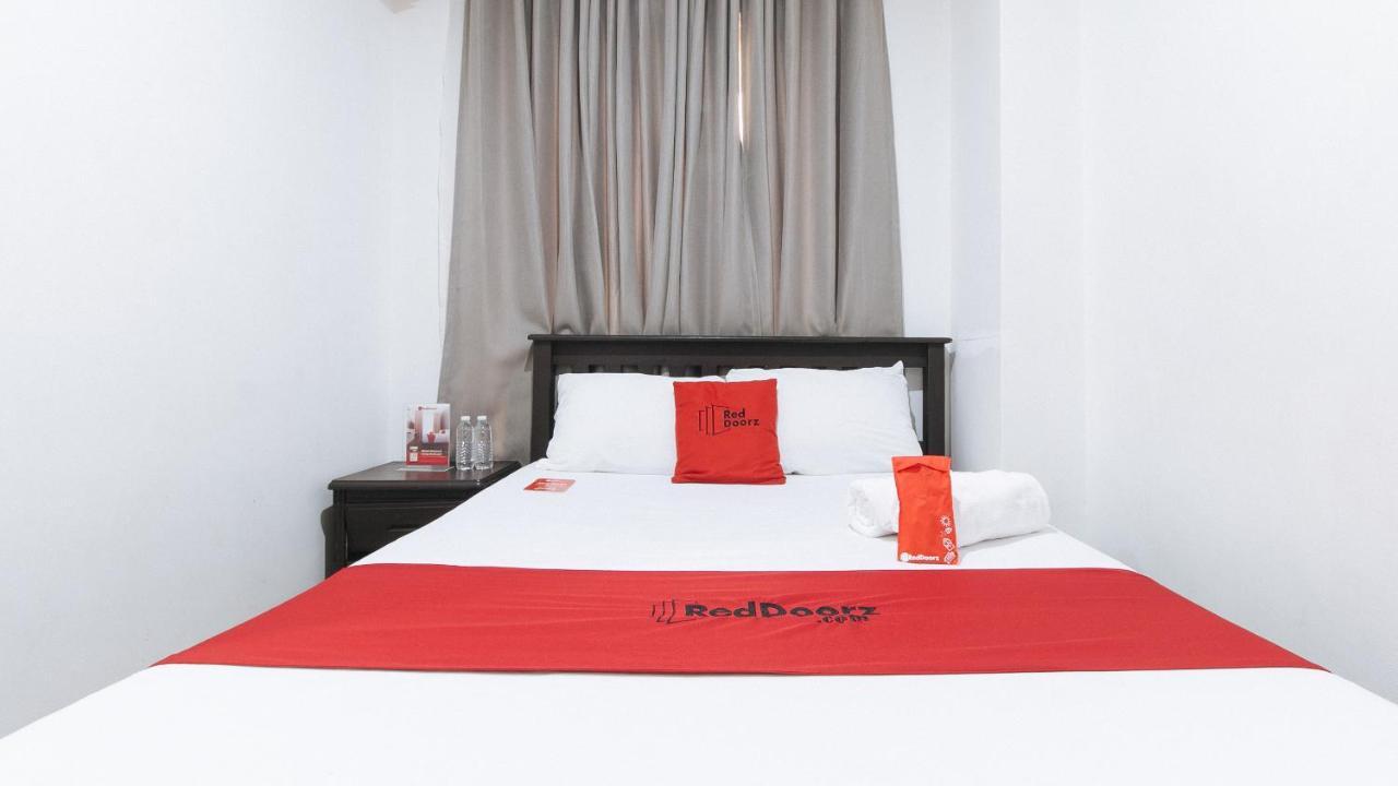 Paranaque City Reddoorz Plus @ Better Living Paranaque מראה חיצוני תמונה