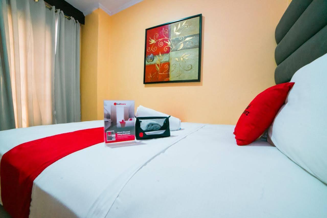 Paranaque City Reddoorz Plus @ Better Living Paranaque מראה חיצוני תמונה